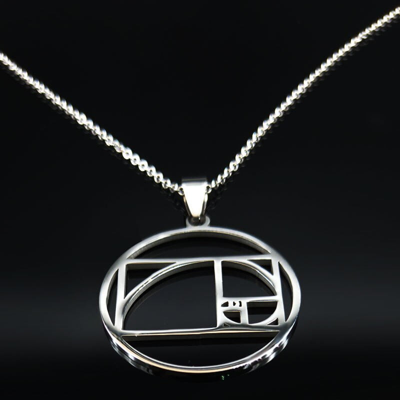 collar inspirado en la proporción áurea de fibonacci
