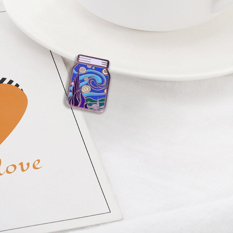 El pin de esmalte del tarro de la noche estrellada
