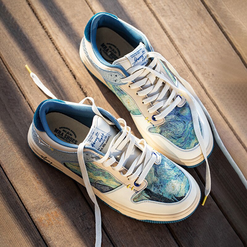 Zapatillas inspiradas en la noche estrellada de Van Gogh 