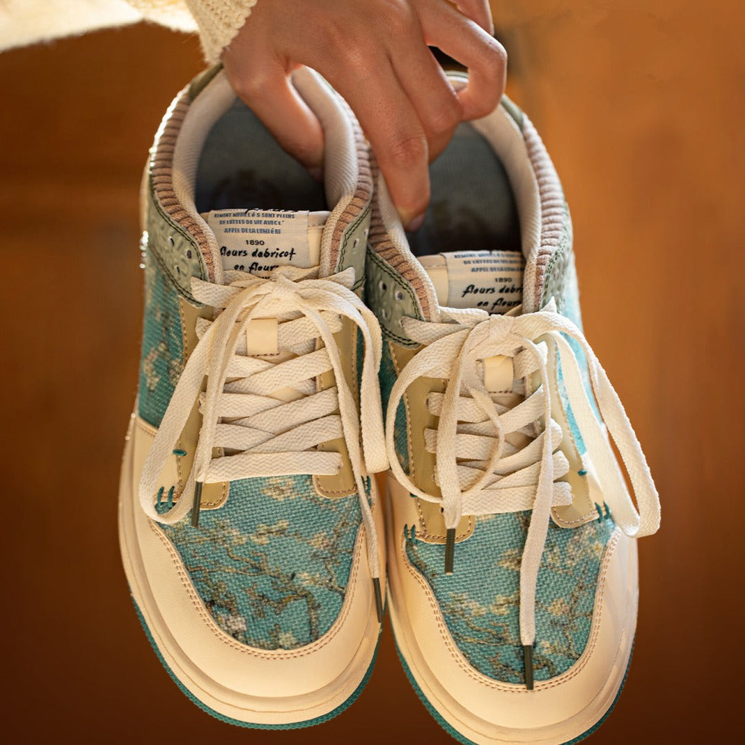 Zapatillas inspiradas en Van Gogh Almond Blossoms