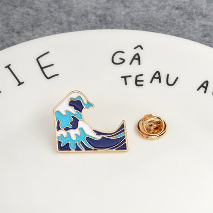 La grande vague de broche en émail kanagawa