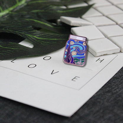 El pin de esmalte del tarro de la noche estrellada